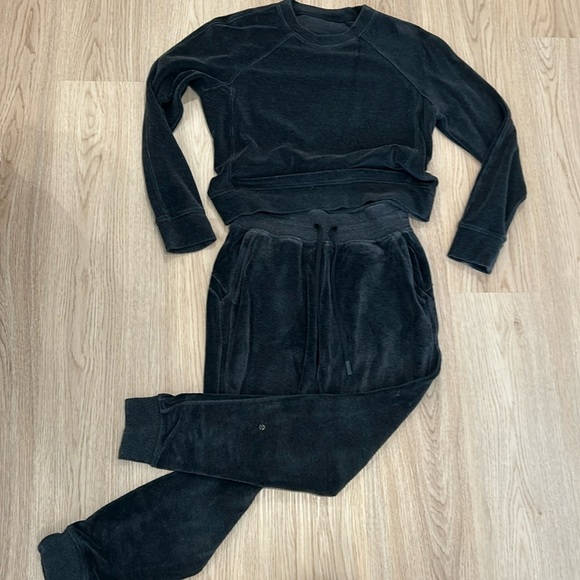 Lululemon 2 pieces terry jogger suit - size 4 - Picture 1 of 4